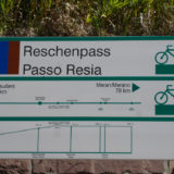 Hinweisschild am Reschenpass